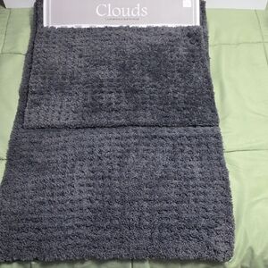 Clouds Luxurious Dark Gray Bath Rug Set